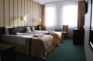 Отель Hotel Maraton Быдгощ Двухместный номер с 2 отдельными кроватями-4